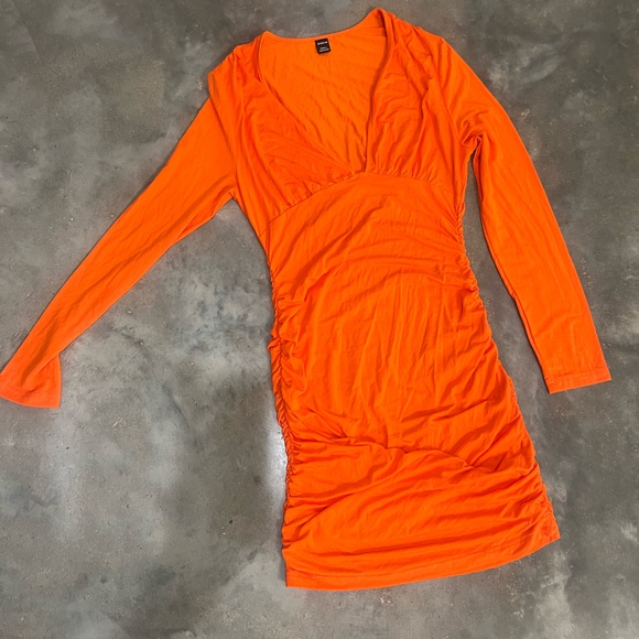 Orange v neck dress - Picture 2 of 5